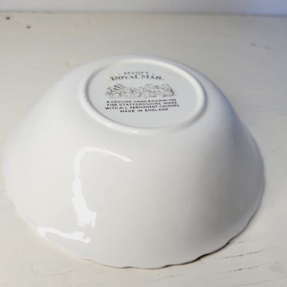 Myott Royal Mail Fine Staffordshire Ware Scalloped Bowl 6" - Picture 6 of 8